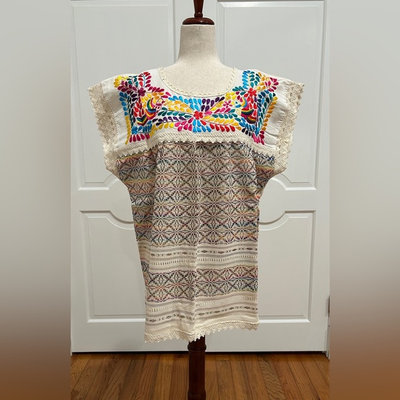 PC# H-1491 Tops - Paloma Embroidered Mexican Blous, With Hand Loom fabric and silk Embroidered.